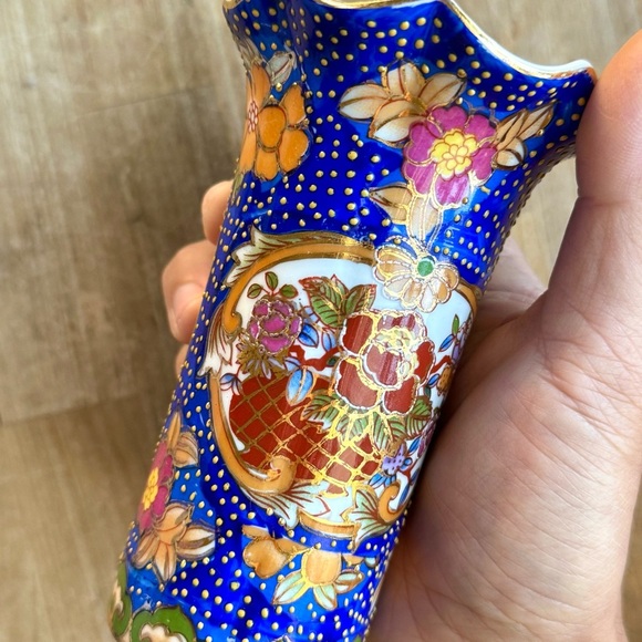 Vintage Korean Floral Vase - Picture 7 of 8